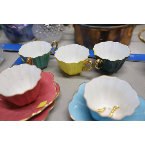 506 - Royal Stewart harlequin tea set, some damage