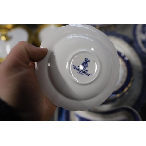 509 - 1920s Booths b/w willow pattern table ware