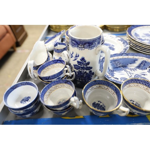 509 - 1920s Booths b/w willow pattern table ware