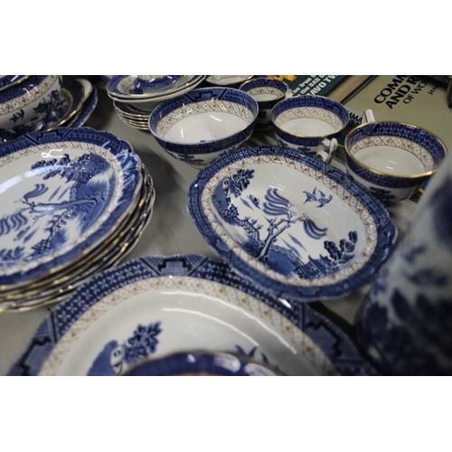 509 - 1920s Booths b/w willow pattern table ware