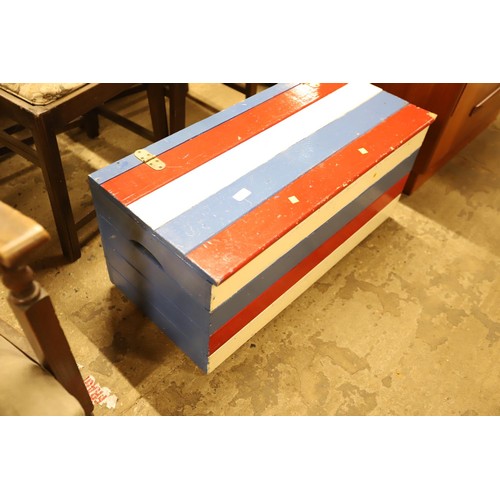 537 - Pine toy box