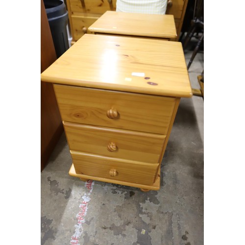 539 - Pair of pine 3 drawer bedside cabinets