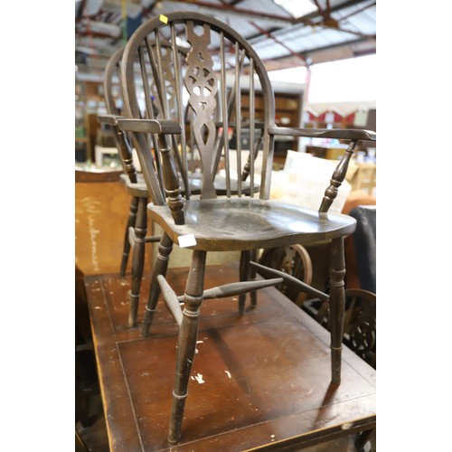 542 - Oak drawer leaf table & 6 wheel back chairs