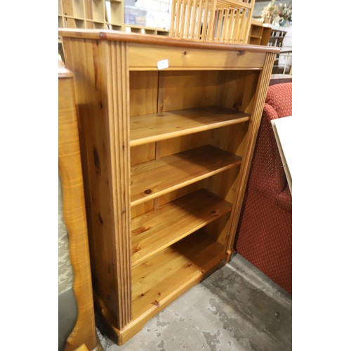 556 - Pine bookcase