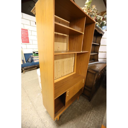 574 - Schrieber room divider/wall unit