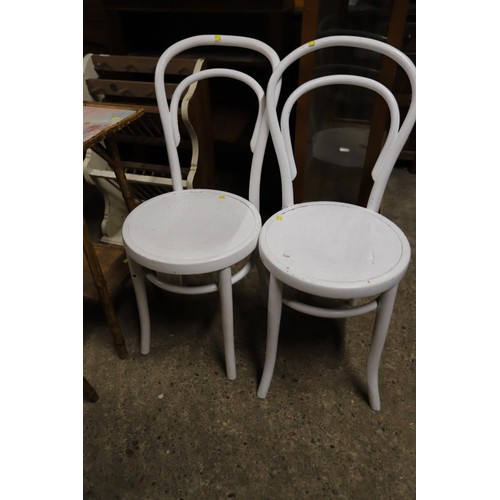 584 - 2 adult/2 children's Bentwood chairs