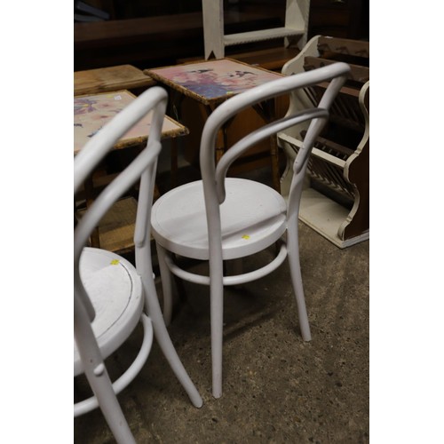 584 - 2 adult/2 children's Bentwood chairs