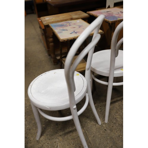 584 - 2 adult/2 children's Bentwood chairs