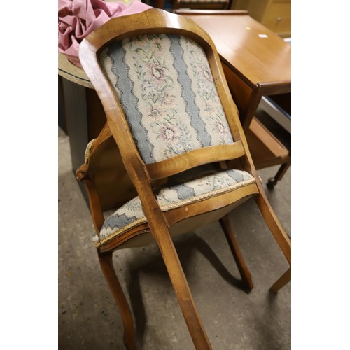 595 - Patterned bedroom elbow chair