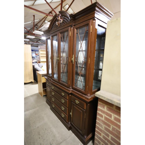 603 - Glazed display unit