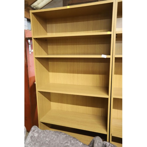 607 - 6' bookcase