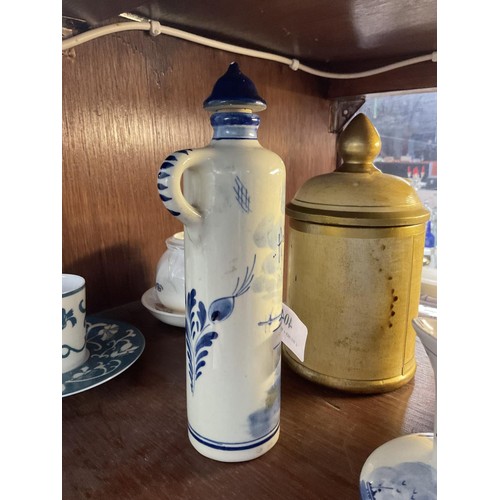 404 - Delf jug & bottle, 2 Italian pots