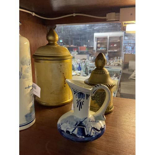 404 - Delf jug & bottle, 2 Italian pots