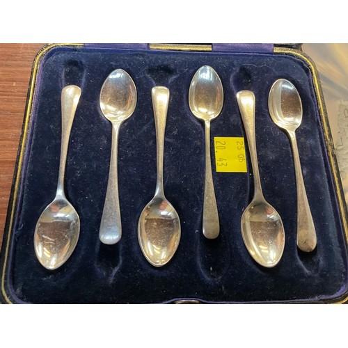 432 - Various silver plated quality cutlery