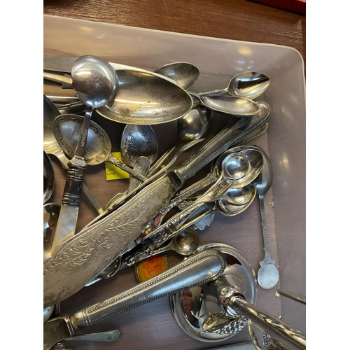 432 - Various silver plated quality cutlery