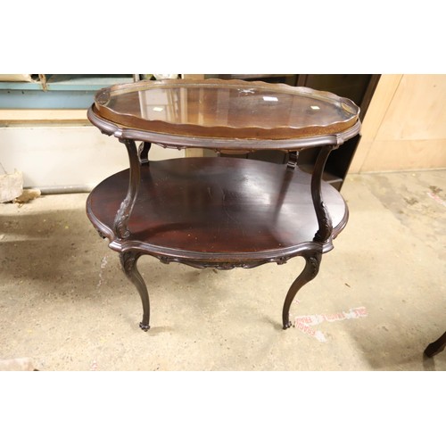 605A - Serving table with glass top