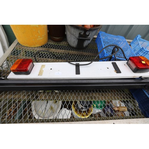 8 - Car roof bars, tail board