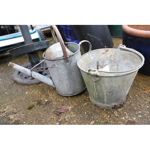 15 - Galvanised can/bucket/mop bucket