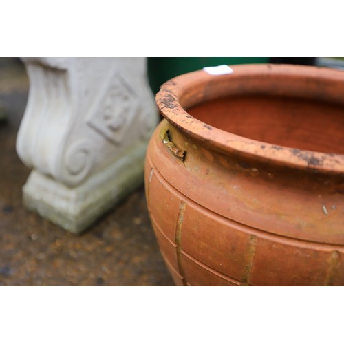 25 - Terracotta pot