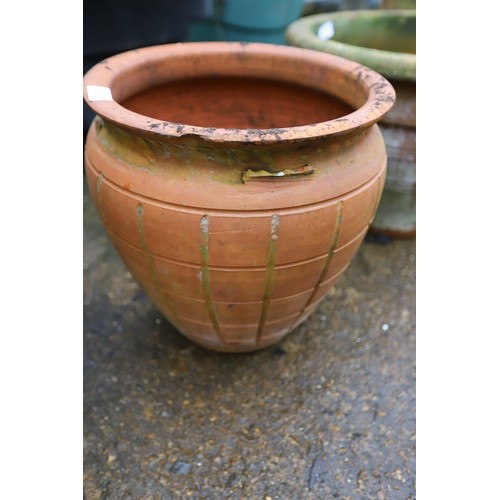 25 - Terracotta pot