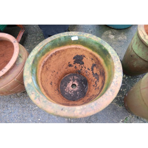 26 - Large terracotta pot