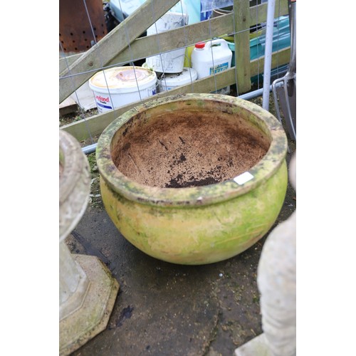 36 - Large garden pot