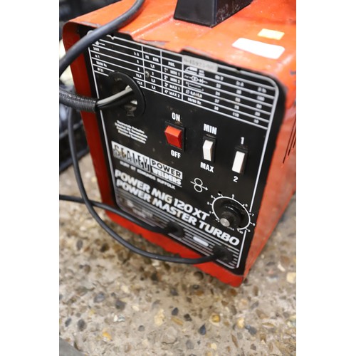 81 - Sealey gas/gasless mig welder - to be rewired by a qualified electrician