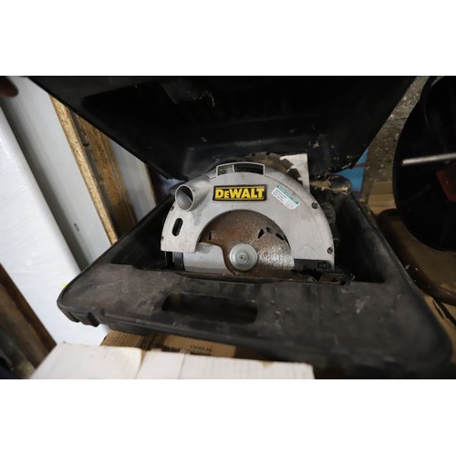 127 - DeWalt circular saw 110v