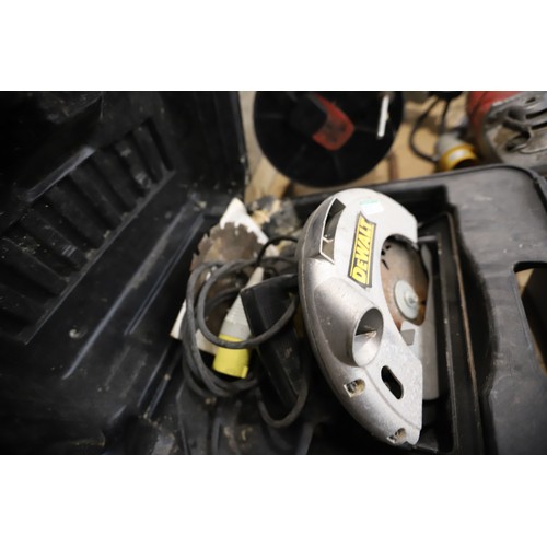 127 - DeWalt circular saw 110v