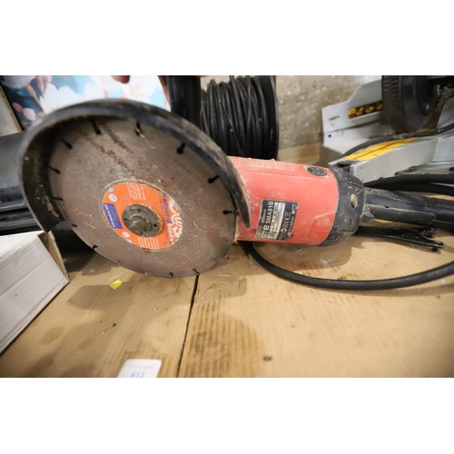 130 - Angle grinder - warranted until 12 noon Tuesday following the above sale