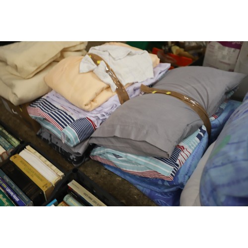 188 - Qty of linen, duvet, pillows