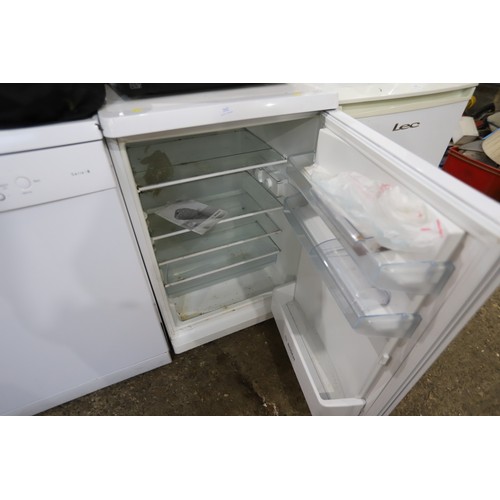 202 - Bosch fridge - warranted until 12 noon Tuesday following the above sale