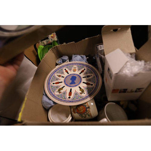 240 - Box of Royal memorabilia