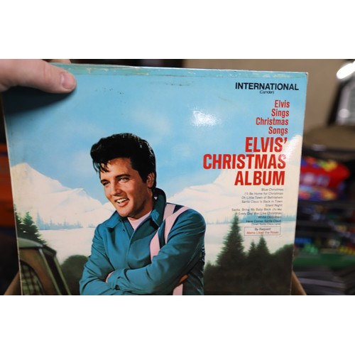 251 - Over 100 records, Elvis, Bob Dylan, Carpenters, Cliff, etc