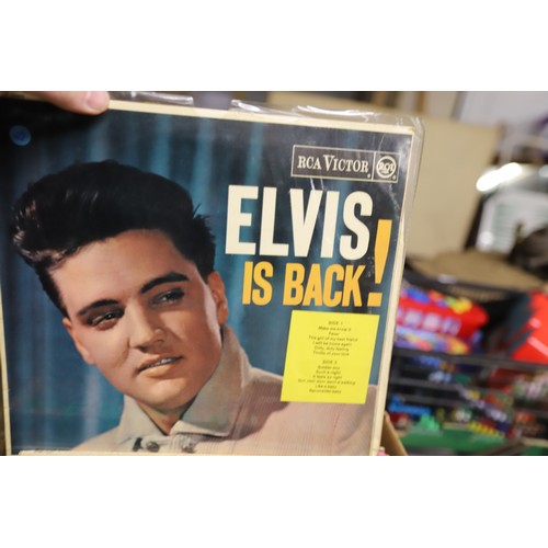 251 - Over 100 records, Elvis, Bob Dylan, Carpenters, Cliff, etc