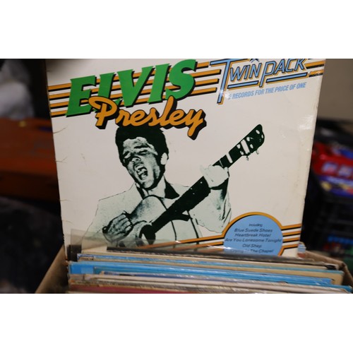 251 - Over 100 records, Elvis, Bob Dylan, Carpenters, Cliff, etc