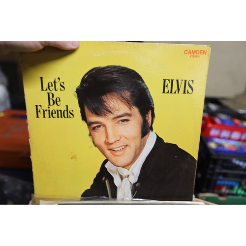 251 - Over 100 records, Elvis, Bob Dylan, Carpenters, Cliff, etc