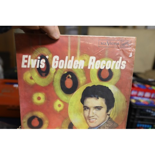 251 - Over 100 records, Elvis, Bob Dylan, Carpenters, Cliff, etc