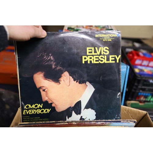 251 - Over 100 records, Elvis, Bob Dylan, Carpenters, Cliff, etc