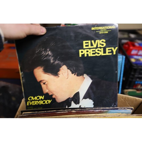 251 - Over 100 records, Elvis, Bob Dylan, Carpenters, Cliff, etc