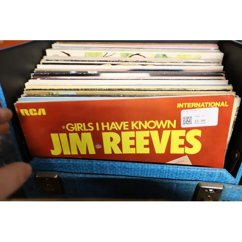 251 - Over 100 records, Elvis, Bob Dylan, Carpenters, Cliff, etc