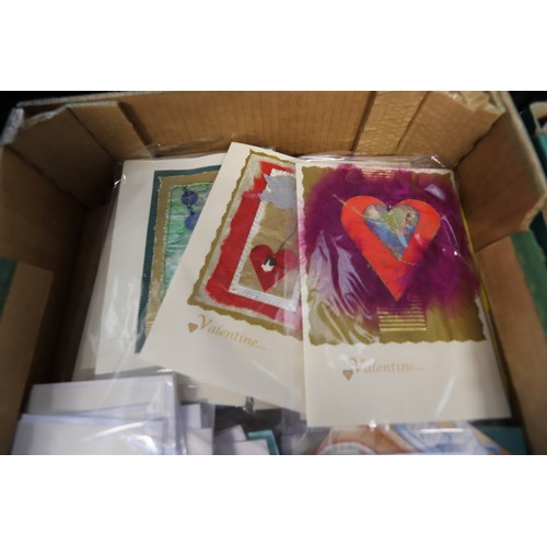 292 - Box of stationery, incl pen sets, greeting cards, etc