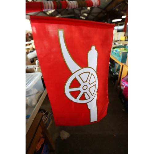 312 - Qty of Arsenal memorabilia, incl clothing, hats, scarves & bags, members books & DVDs, flags, cushio... 