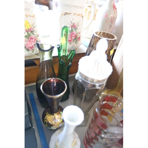 313A - Box of glass vases, etc