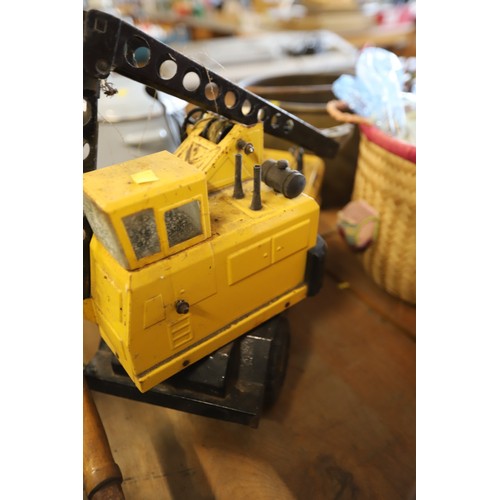 349 - Vintage tonka crane