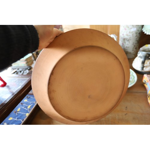 373 - Massive slipware charger (50cm diameter)