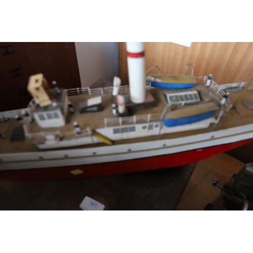 386 - Motorised large model steamboat