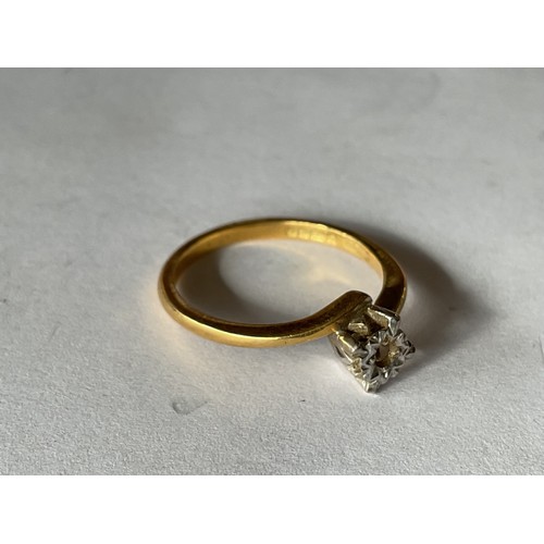 408 - Hallmarked 18ct gold ring 3gms total