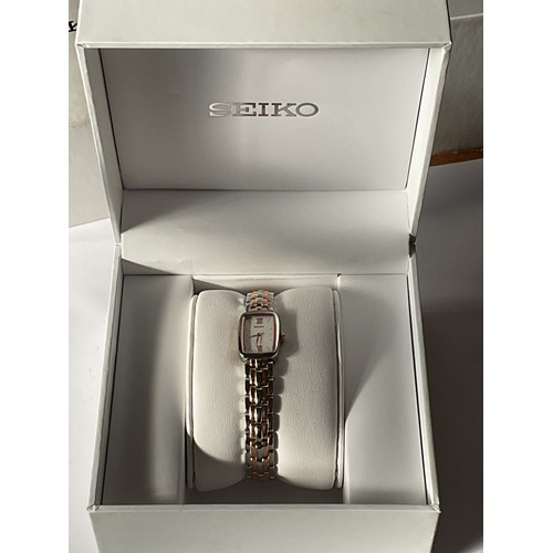 426 - Ladies Seiko watch in box