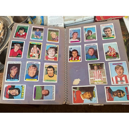 443 - Stamp collection & football cards